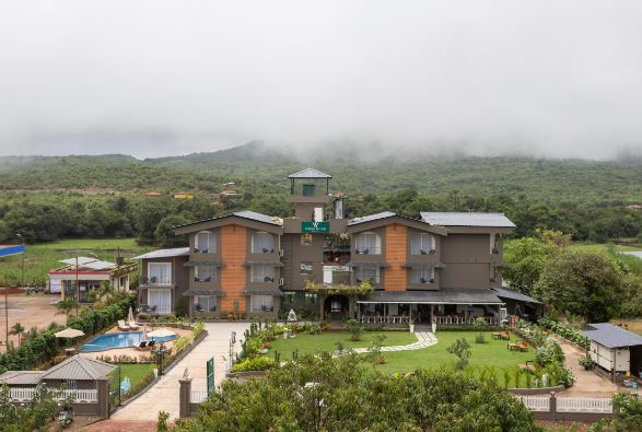 STONE WOOD HOTEL AMBOLI